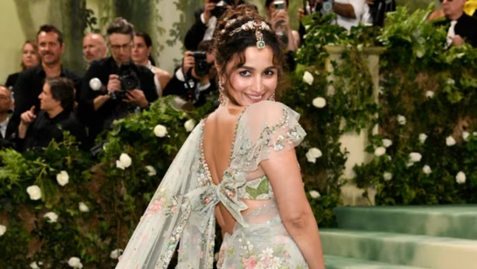Alia Bhatt was a major name on the Met Gala 2024 red carpet on Monday night. Did you notice this special moment from her walk up the MET stairs?